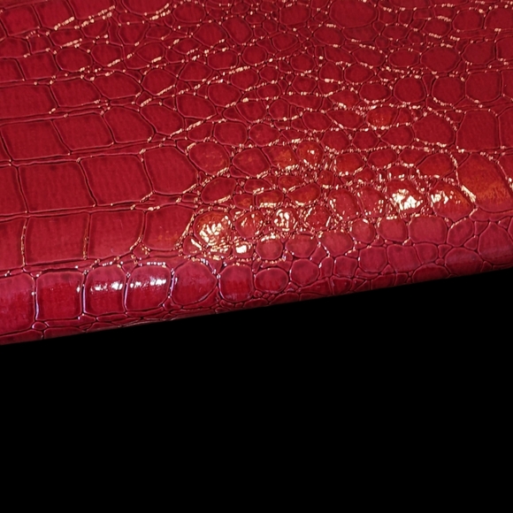 Vintage Red Faux Aligator Clutch - Picture 2 of 4